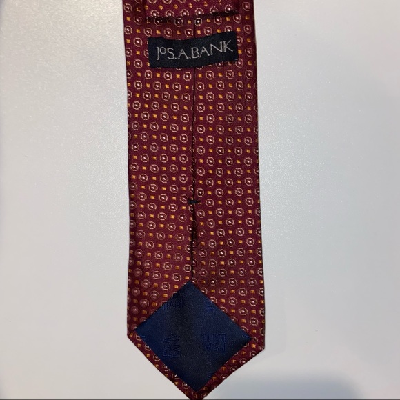 Jos. A. Bank men’s all silk tie dark red geometric - Picture 2 of 5